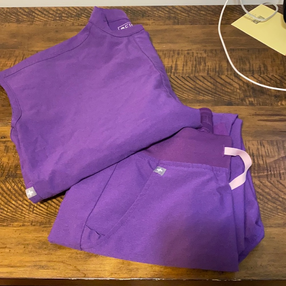 FIGS scrubs set Zamora Rafaela ultraviolet